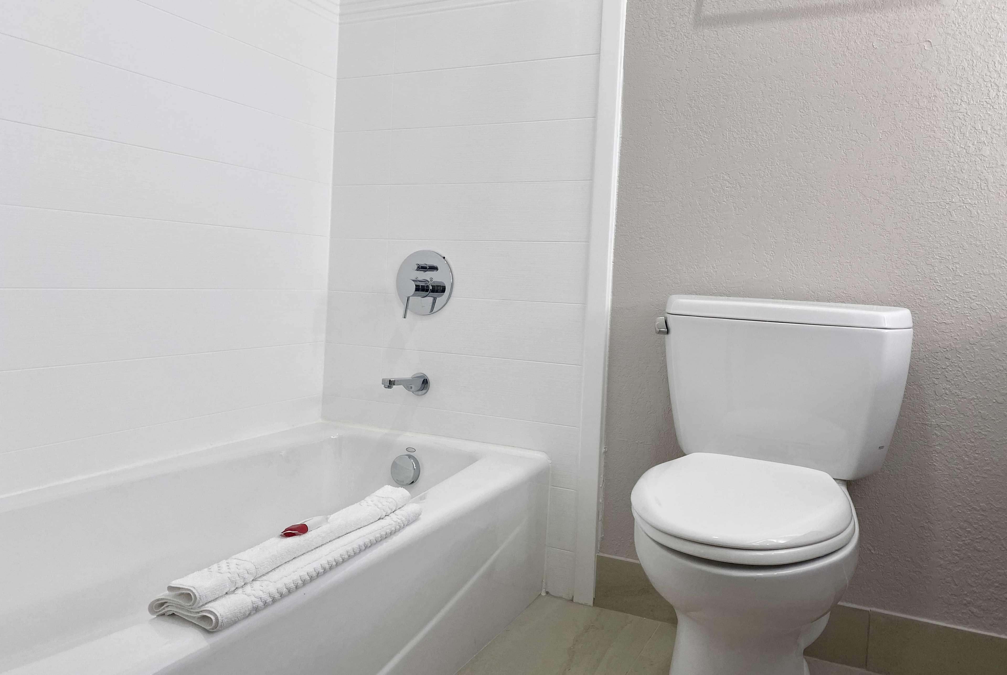 Days Inn & Suites By Wyndham Peachtree Corners Norcross Ngoại thất bức ảnh