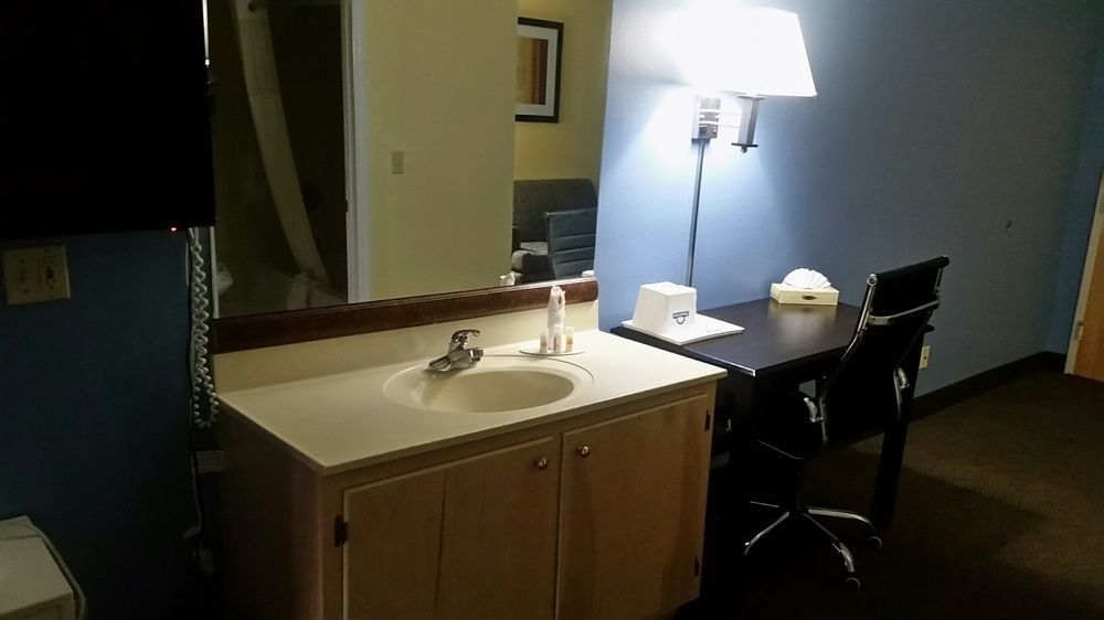Days Inn & Suites By Wyndham Peachtree Corners Norcross Ngoại thất bức ảnh