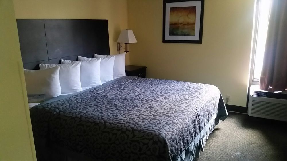 Days Inn & Suites By Wyndham Peachtree Corners Norcross Ngoại thất bức ảnh