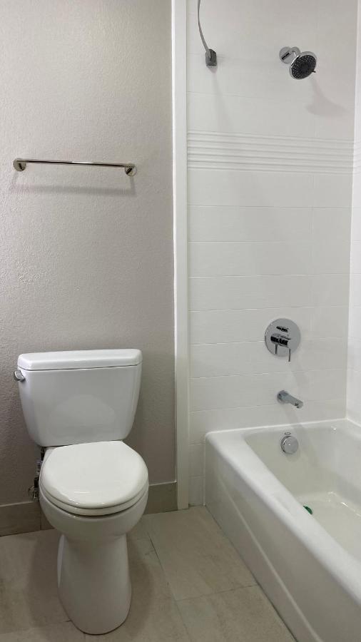 Days Inn & Suites By Wyndham Peachtree Corners Norcross Ngoại thất bức ảnh